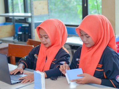 Teknik Jaringan Komputer dan Telekomunikasi (TJKT)